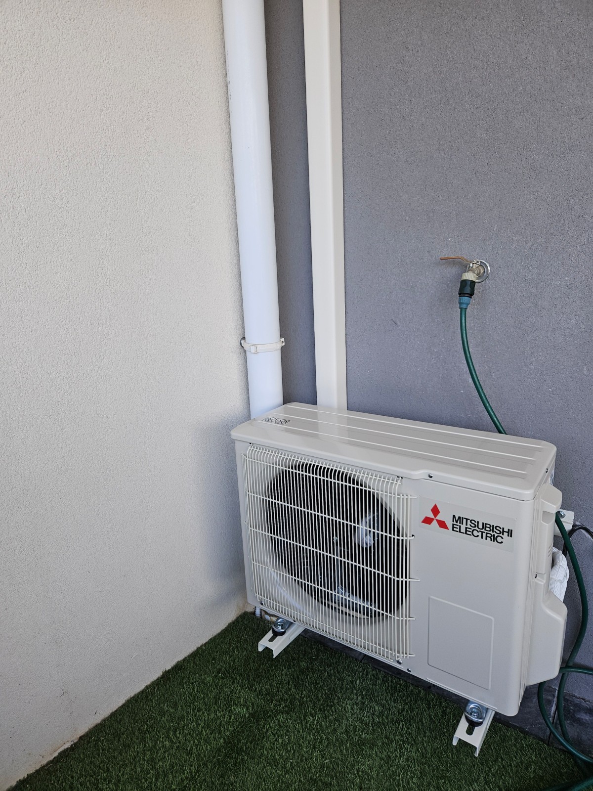 Pose et devis gratuit d’une climatisation Mitsubishi à La Ciotat à partir de 1590€ Installation et matériel pour pièces jusqu’à 25m²