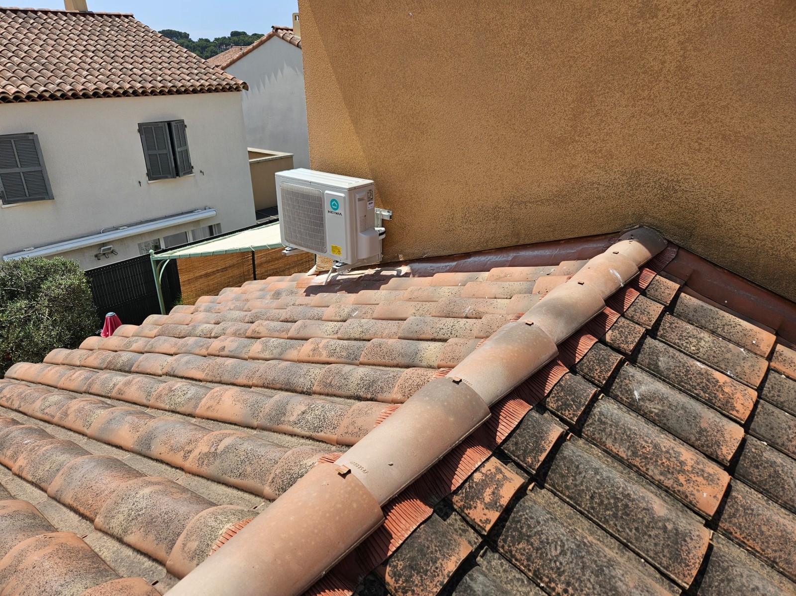 Remplacement radiateur électrique par pompe à chaleur réversible Heiwa type console