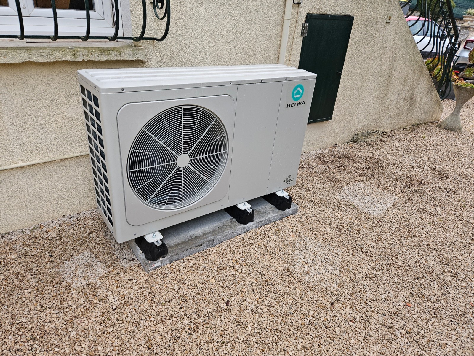 Installation d'un système de chauffage pompe à chaleur à Cassis – Air-Eau vs Air-Air