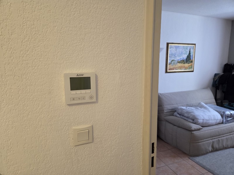 Installation climatisation réversible gainable Mitsubishi Electric à la Ciotat 