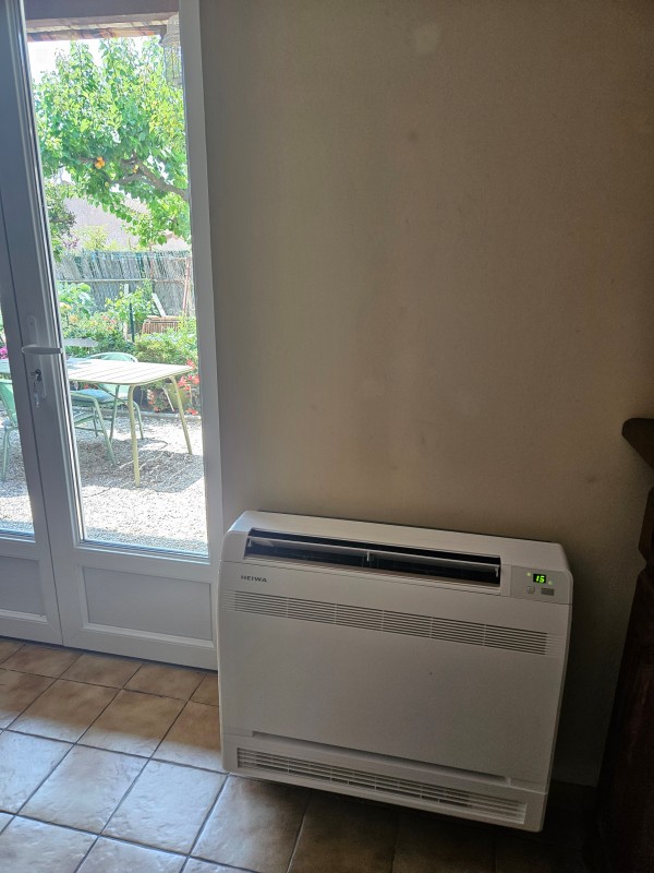 Climaticien pour l'installation de climatiseur mural pour appartements à Aubagne
