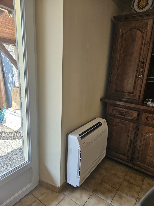 Climaticien pour l'installation de climatiseur mural pour appartements à Aubagne